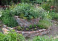 /album/bylinky/brick-spiral-flowers-jpg/